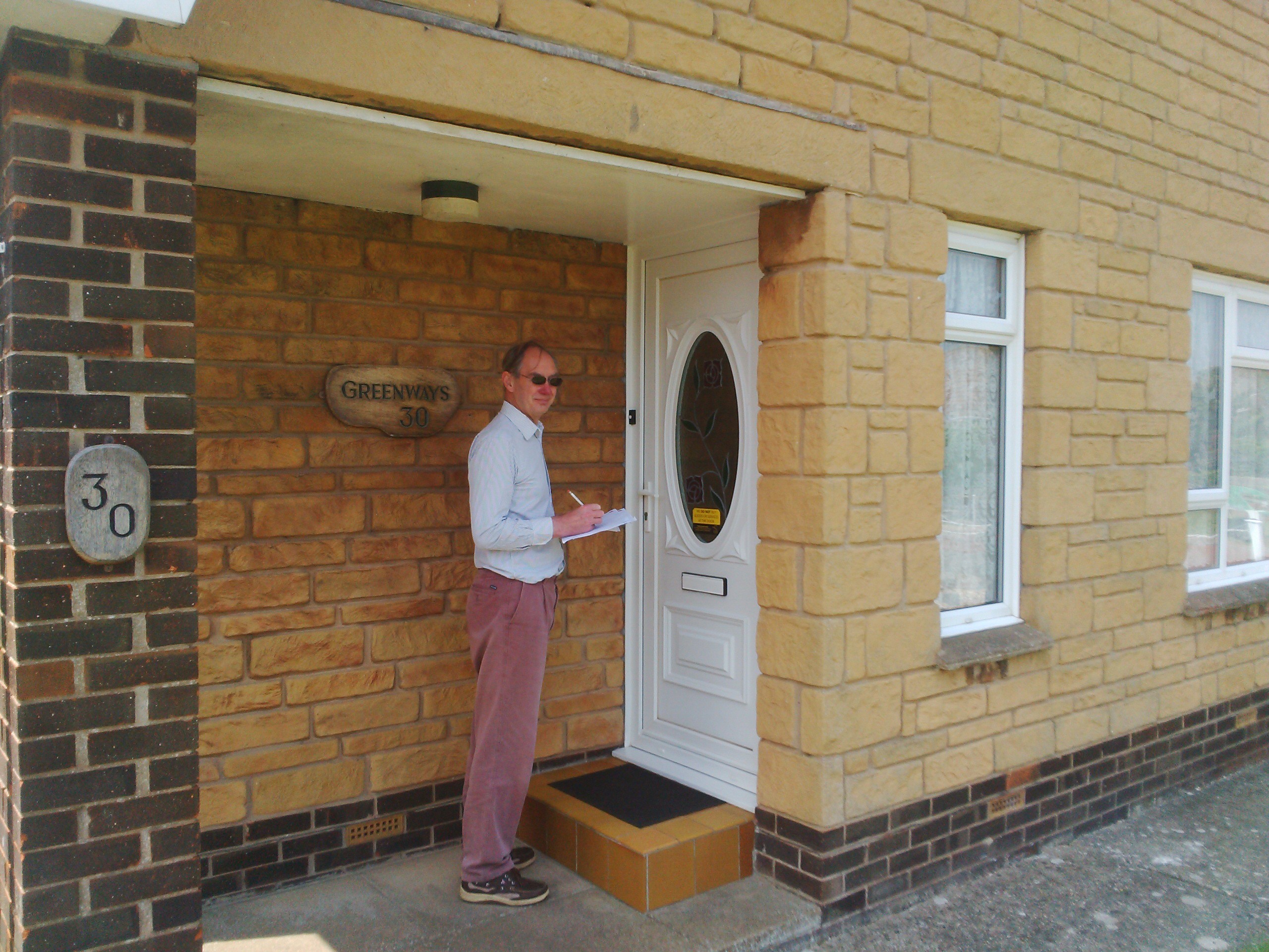Canvassing with Andrew Turner MP Walls Rd, Bembridge 27th May 2016