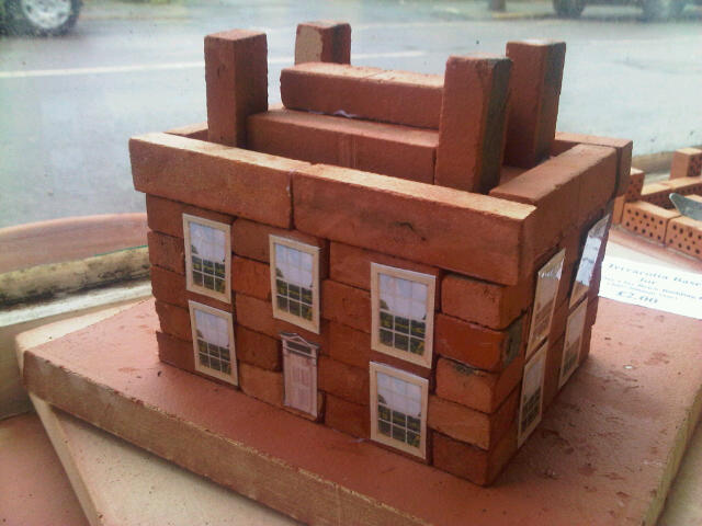 Small Georgian House Clay Clay Brick building kit. Including some Isle of Wight made miniature clay brick. 36*16*11mm.