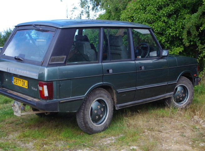 Cypress Green Range Rover Vogue 1989 3.5L petrol Grey velour interior  Auto with towbar. Owned for over 3 years. Extensive history. Recorded 85,000 miles 12 months  MOT to September 2017   Runs well and used regularly  
